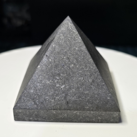 Shungite Pyramid - Picture 10 of 13